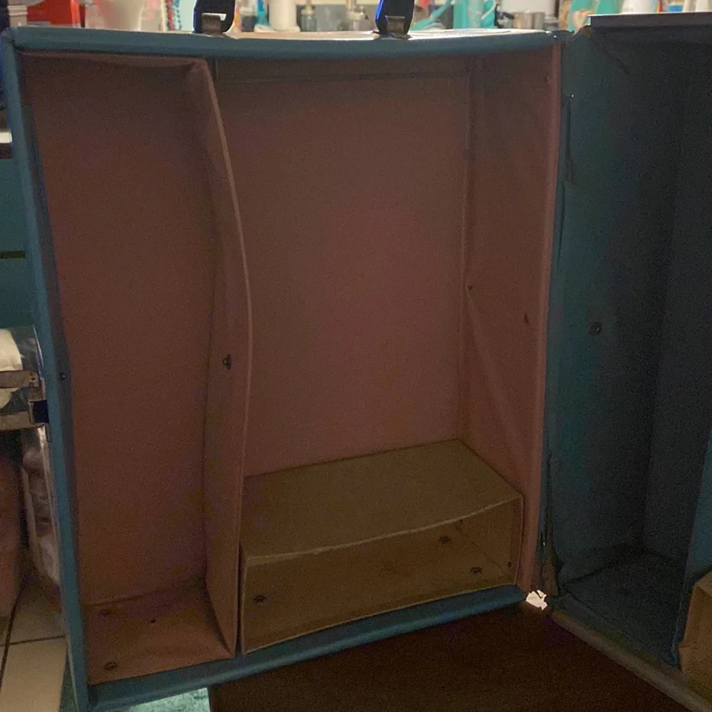 Mattel Inc 1964 Barbie and Ken Doll Travel Case - Picture 4 of 9